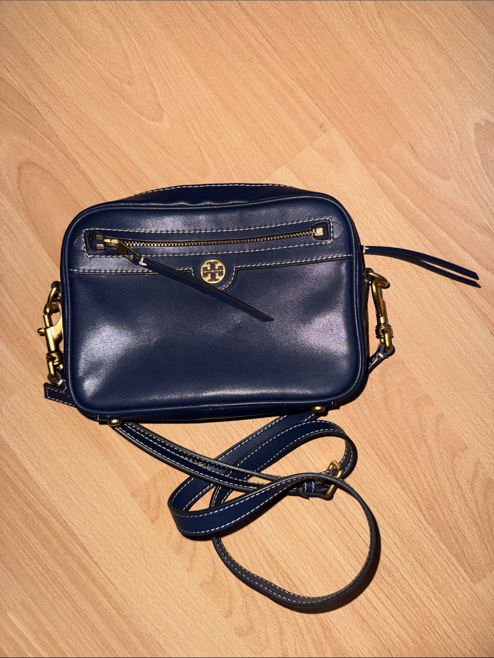 ⭐️Tory Burch Midnight Blue Leather Crossbody with Gold Hardware⭐️